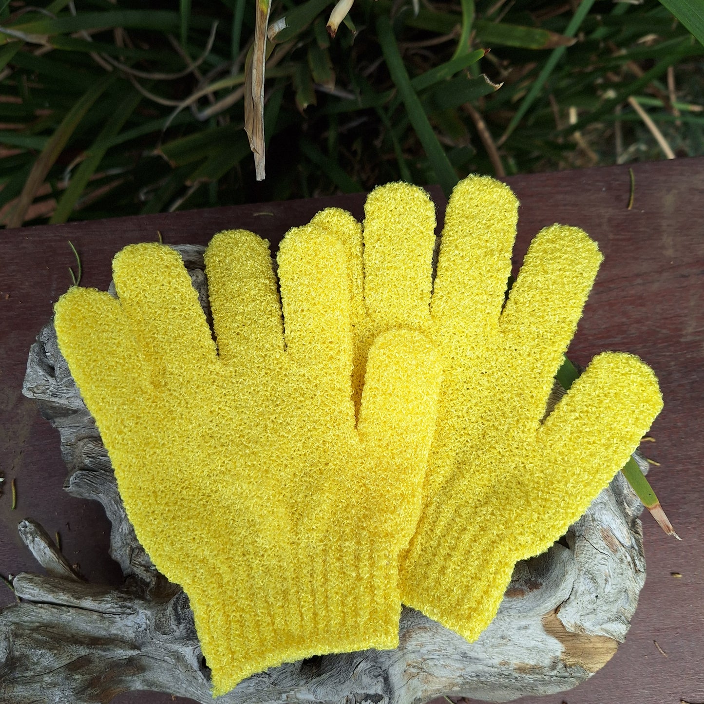 BATH & SHOWER: Body Scrub Gloves