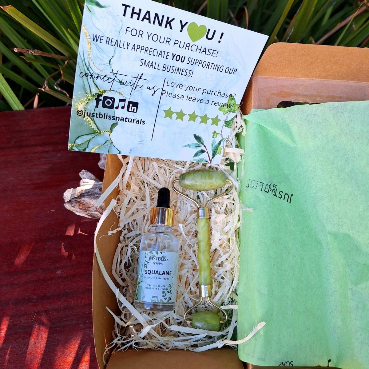 GIFT BOX: Jade Roller & Squalane Oil - JUSTBLiSS Naturals