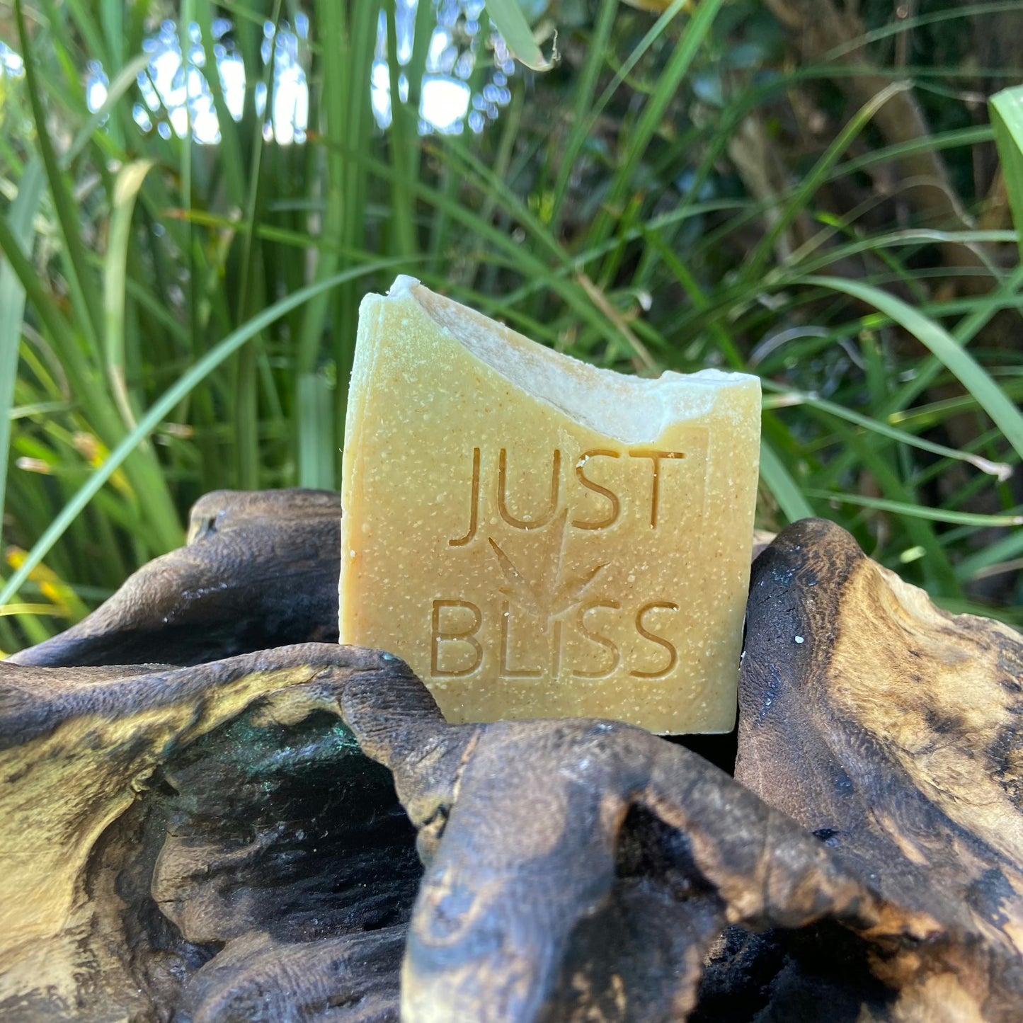 JUSTBLISS: SOAP BAR: goatmilk, oatmeal and honey